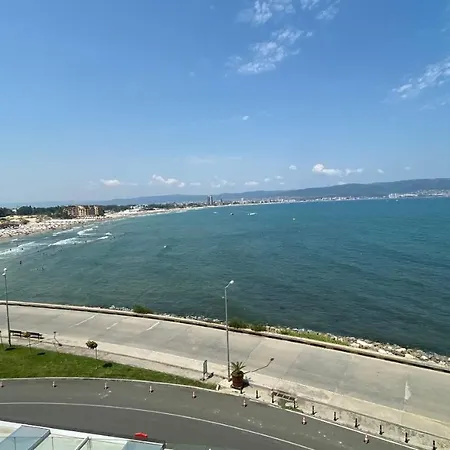 アパート Paradiso 'b' 605 Private *