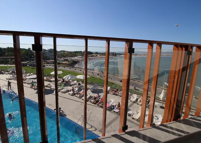 Apartment Paradiso 'b' 605 Private